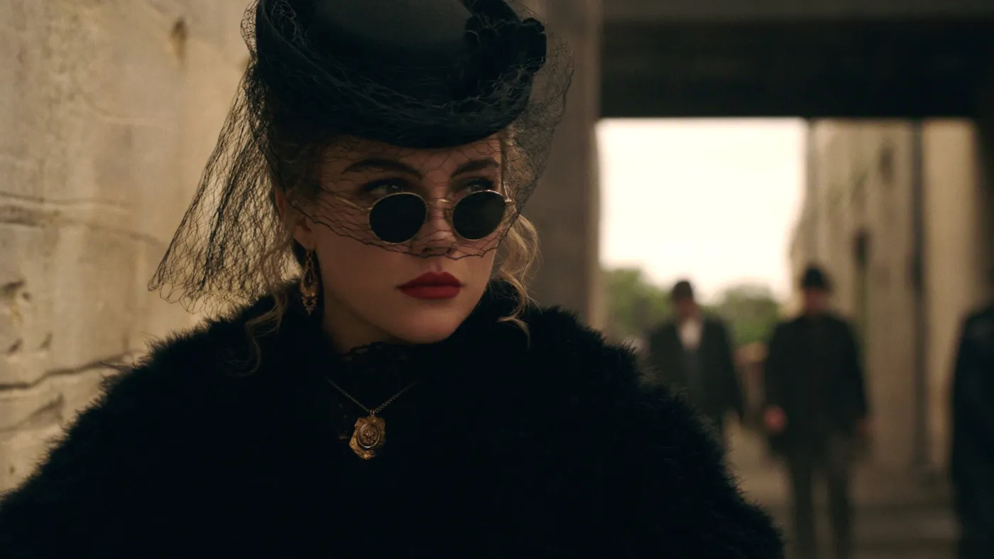 Florence Pugh w serialu "Na wschód od Edenu"