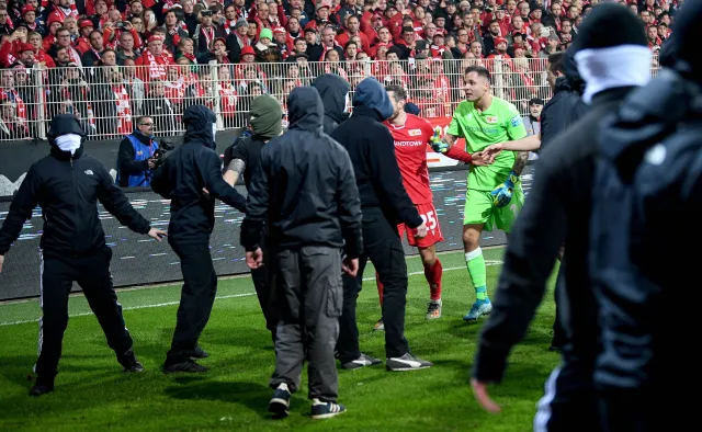 Bundesliga: Surowa kara dla klubu Rafała Gikiewicza