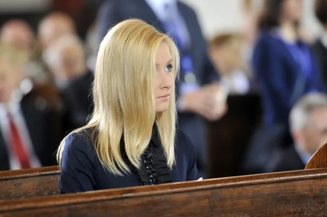 "Fakt": Córka Andrzeja Dudy odeszła z pracy. Będzie pracować w Londynie?