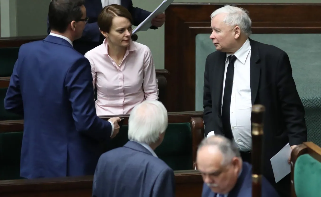 Koronawirus pokazał, że elity polityczne działają po omacku