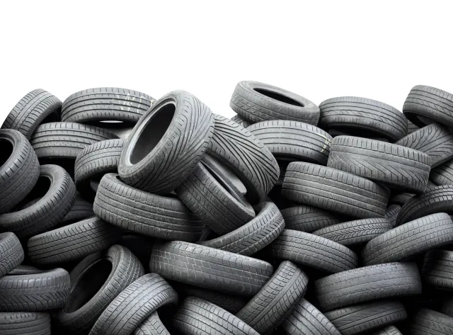 Ropa naftowa zbędna. Polacy opracowali rewolucyjną metodę wykorzystania starych opon