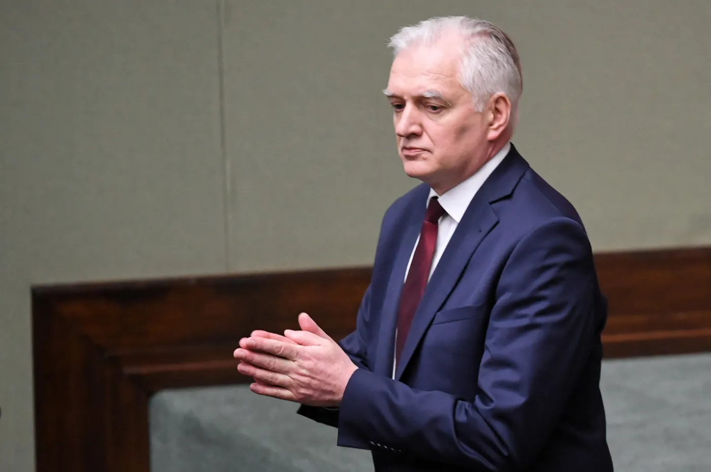 Gowin o restrykcjach: Lekarstwo może być gorsze od choroby