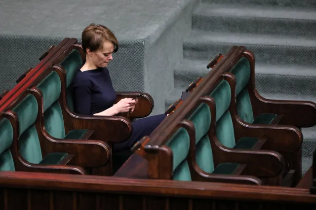 Więzienie za ukrywanie karty do głosowania? Emilewicz: Niech senatorowie poprawią tę ustawę