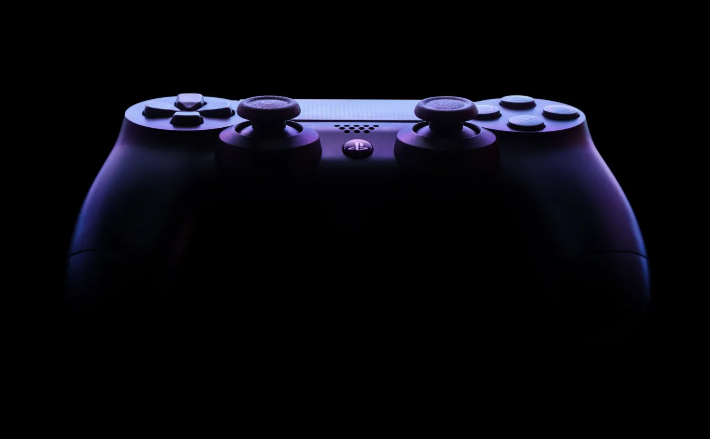 Premiera PS5 coraz bliżej. Sony pokazuje konsolowego pada