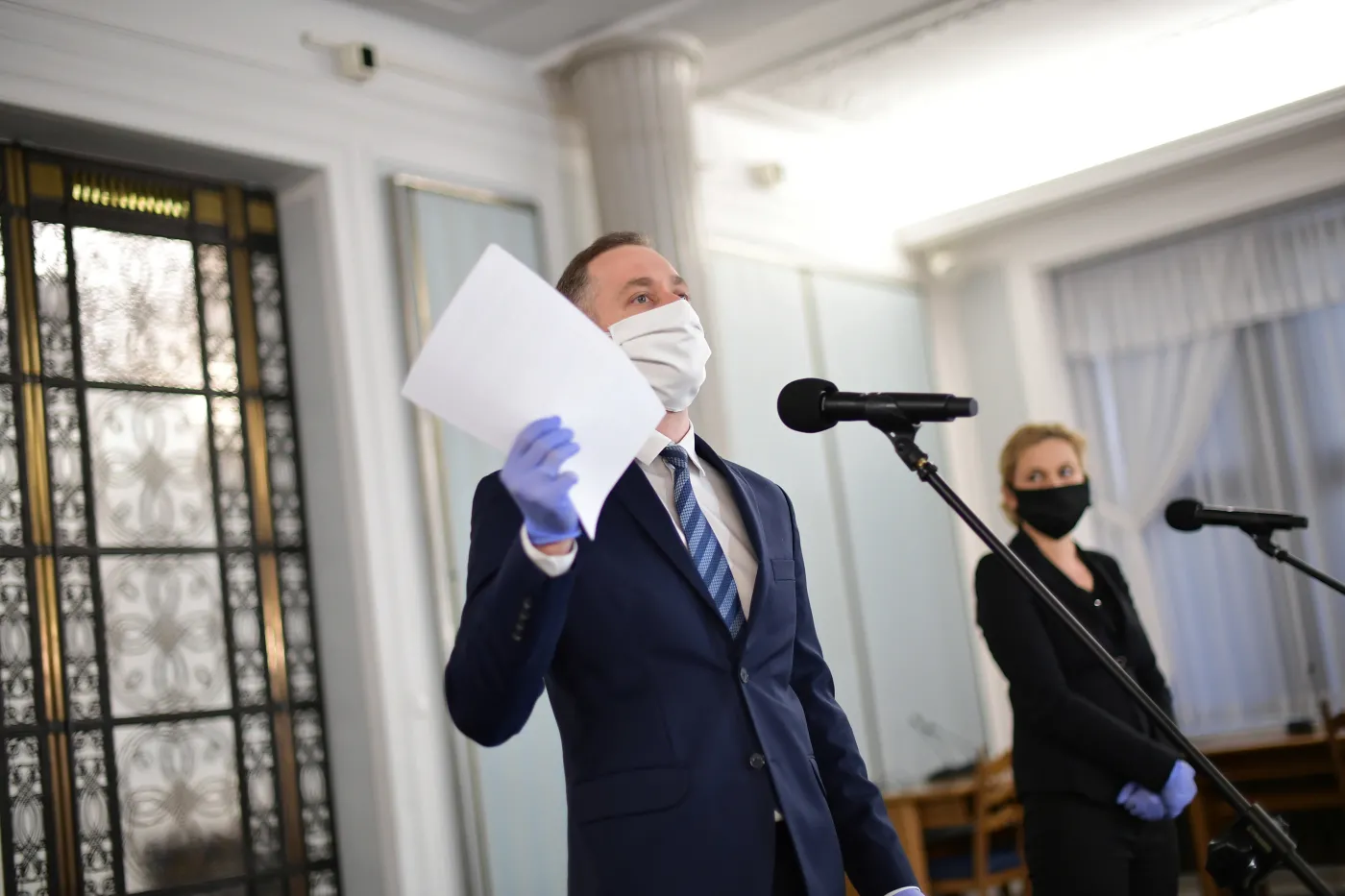 Opozycja oskarża PiS o zaniżanie liczby zakażonych koronawirusem