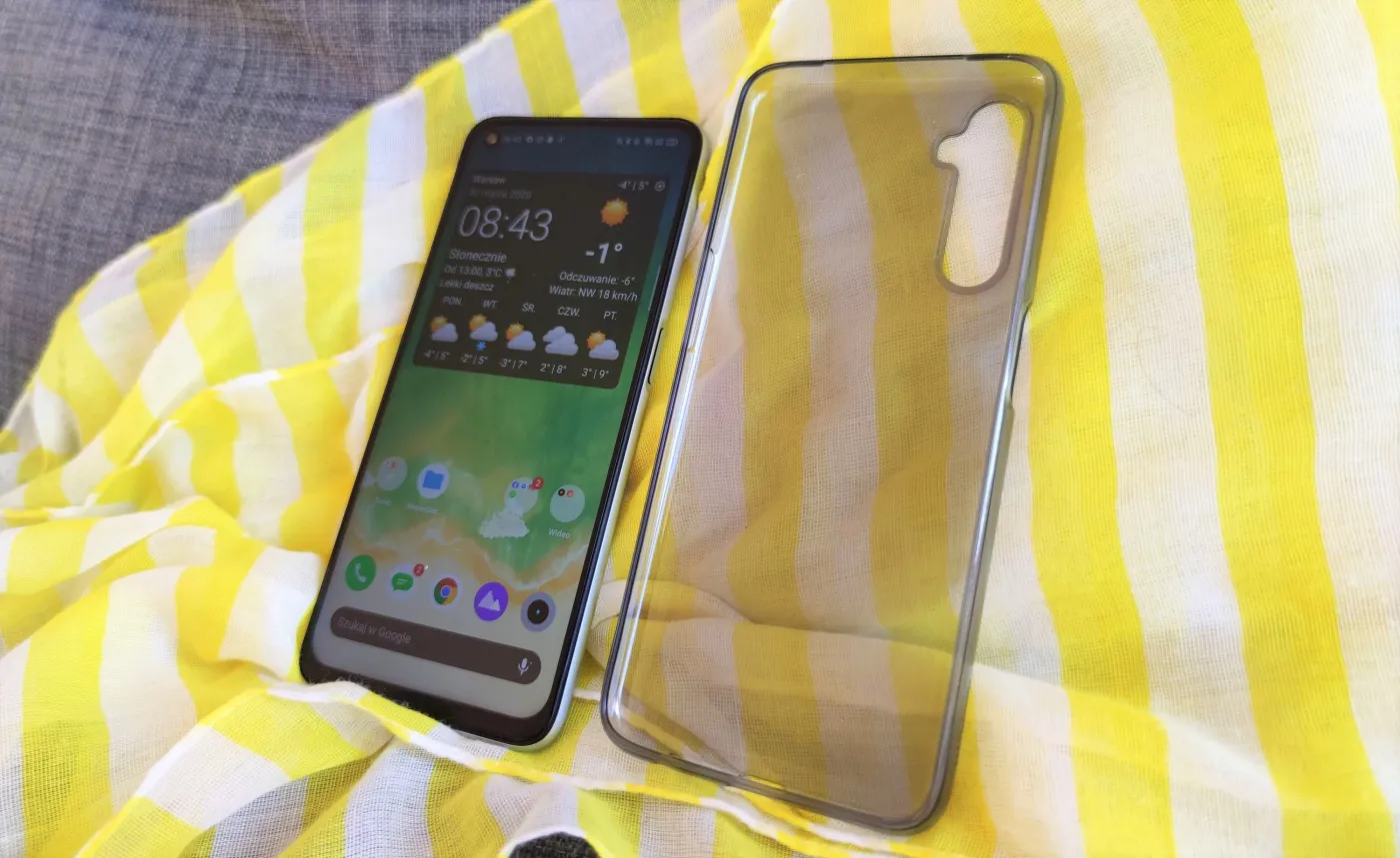 realme-6-12622035.jpg