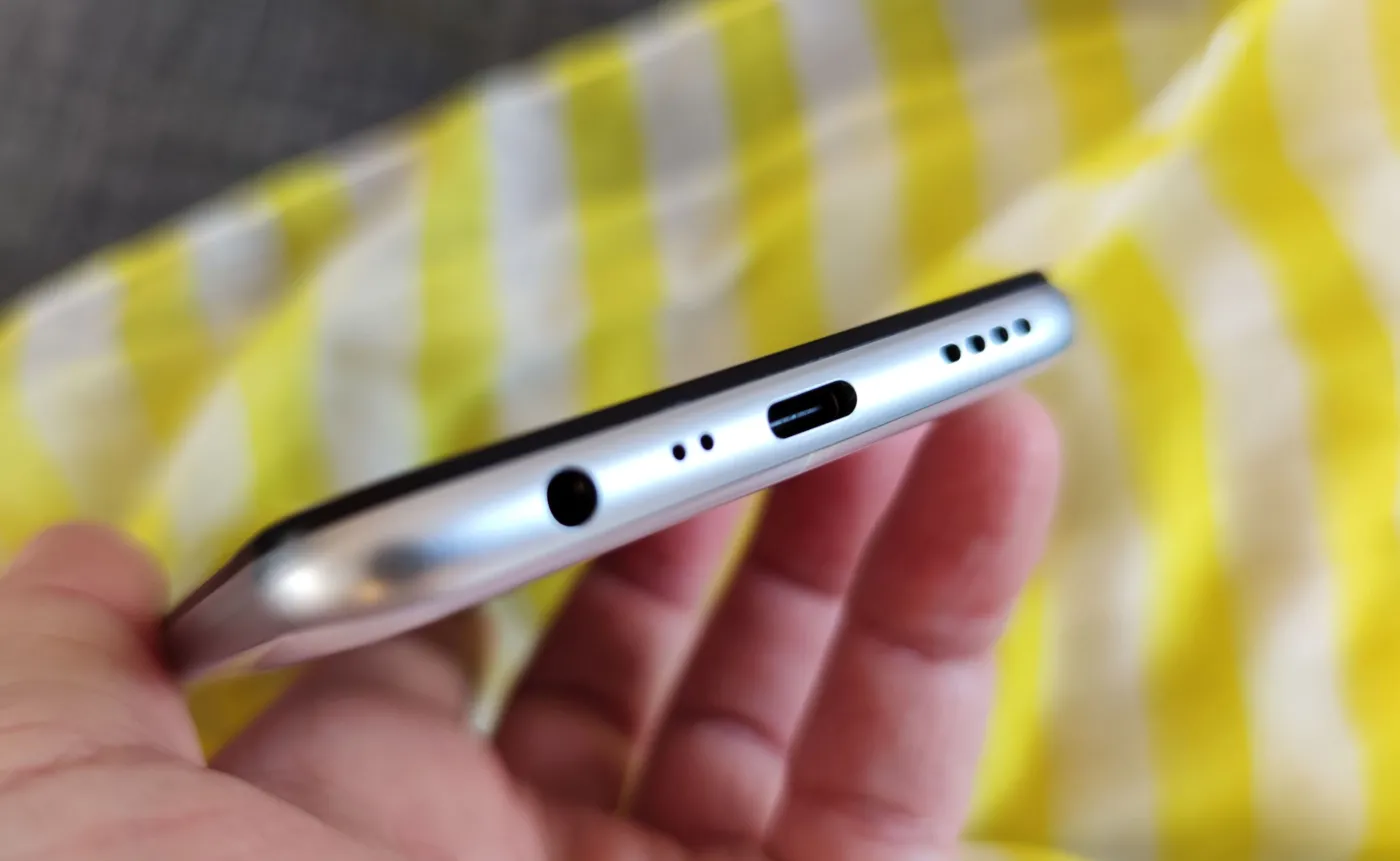 realme-6-12622040.jpg