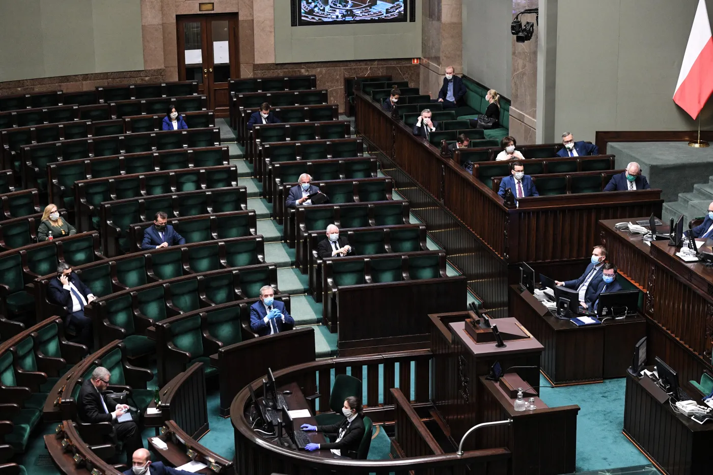 Koronawirus w Polsce. Sejm głosami PiS odrzucił testy dla służby zdrowia [RELACJA]