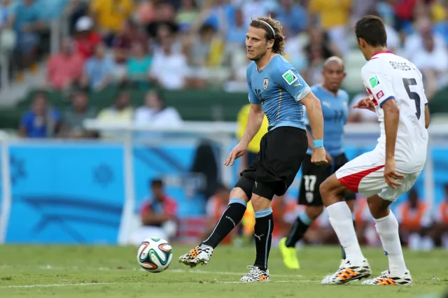 Diego Forlan zawiesił buty na kołku. 40-letni Urugwajczyk zakończył piłkarską karierę