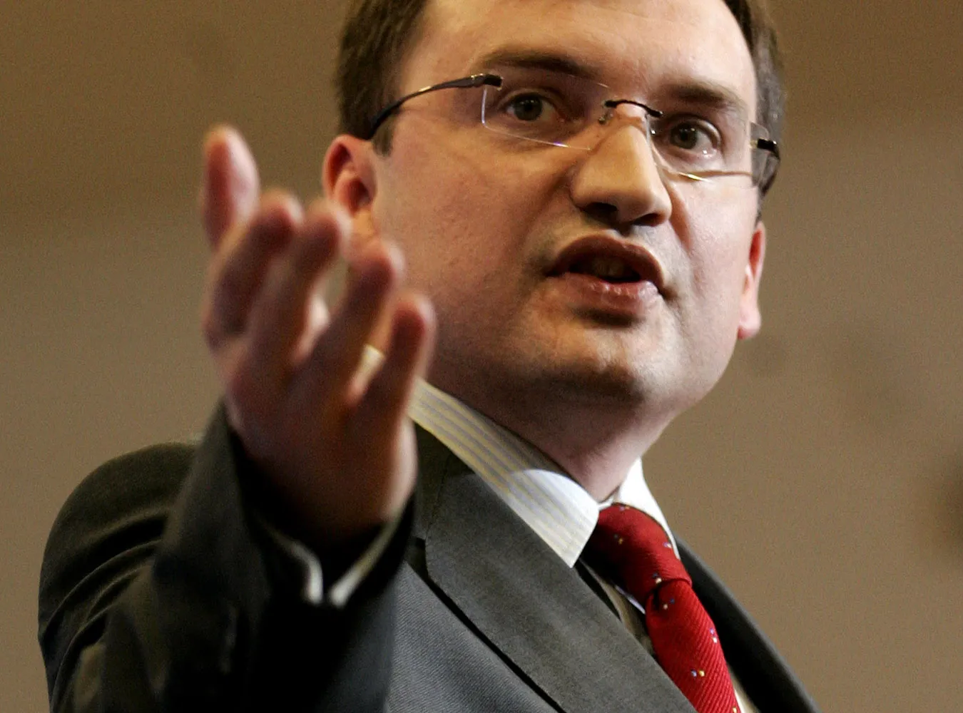 iobro krytykuje prokuraturę za opóźnioną informację o przesłuchaniu Ryszarda Krauzego