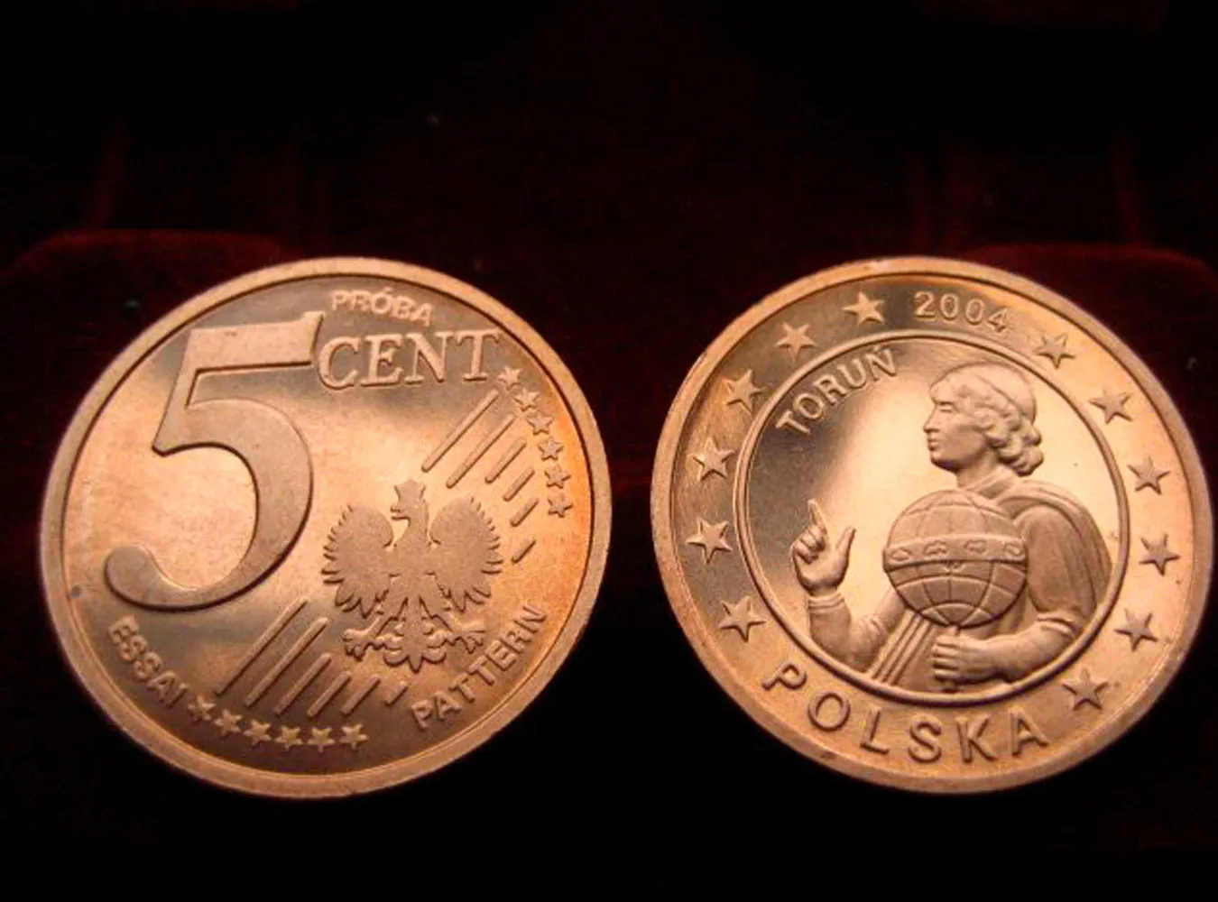 Uwaga na lewe euro z Matką Boską!