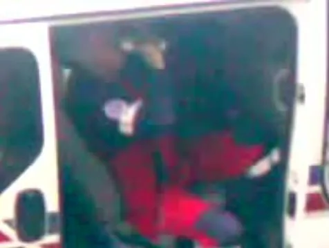 Sanitariusze raczyli się piwem w karetce