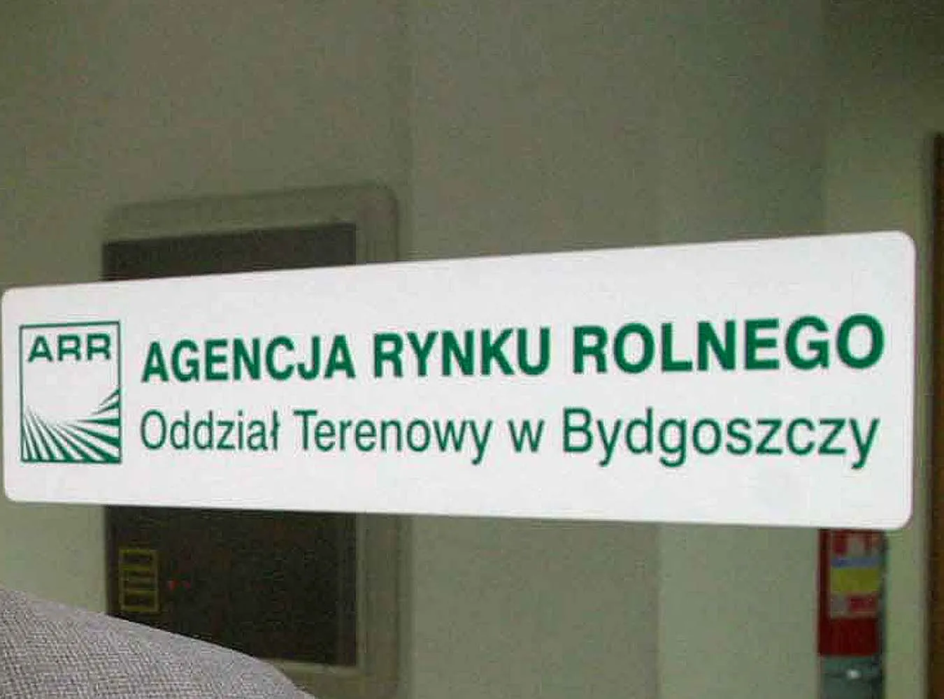 Oskarżony o nepotyzm dyrektor podał się do dymisji