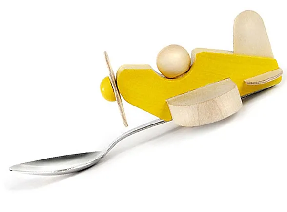 Synku, otwórz hangar, samolot leci!