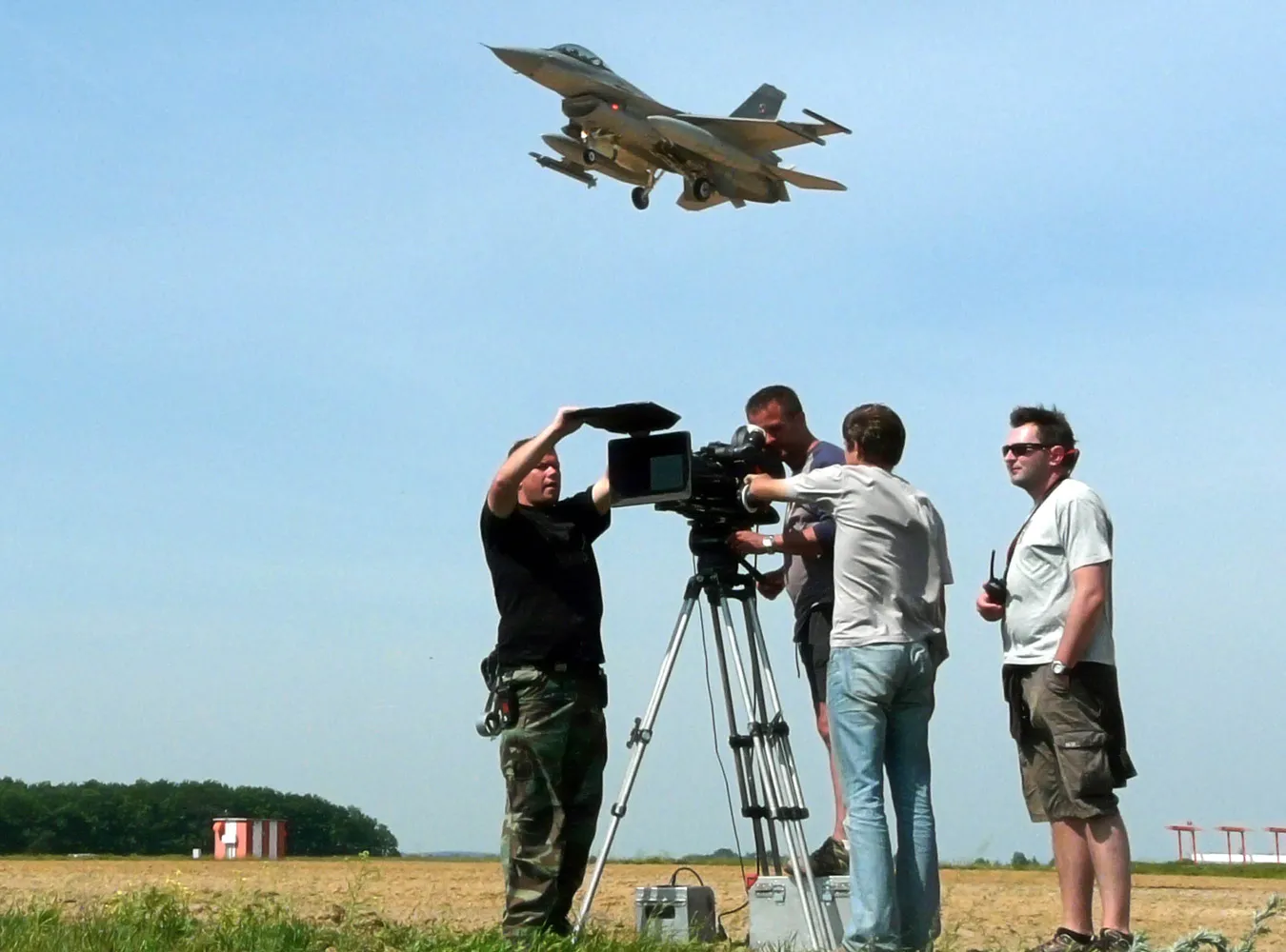 Armia wynajęła F-16. Do reklamy