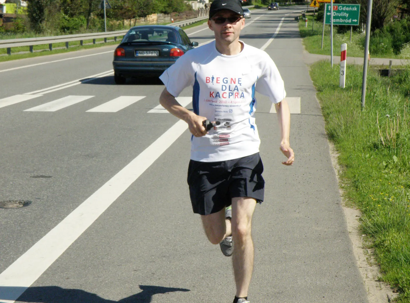 Ojciec z wielkim sercem biegnie! Gdzie jest?