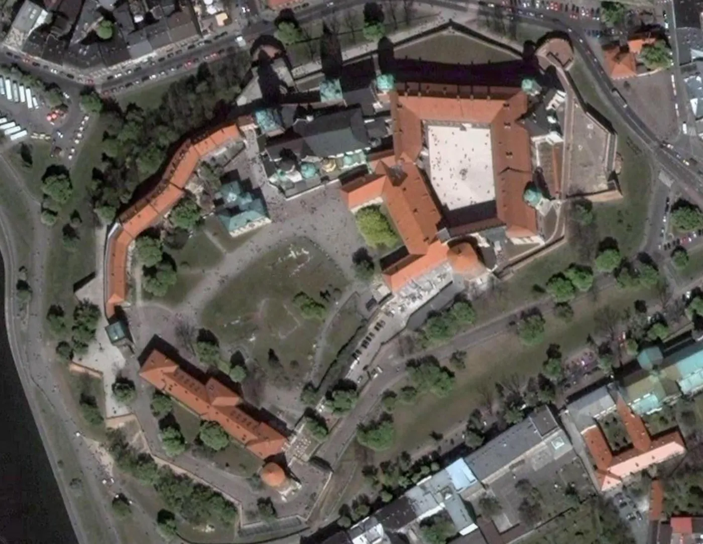 fr_wawel_73877a_213287.jpg