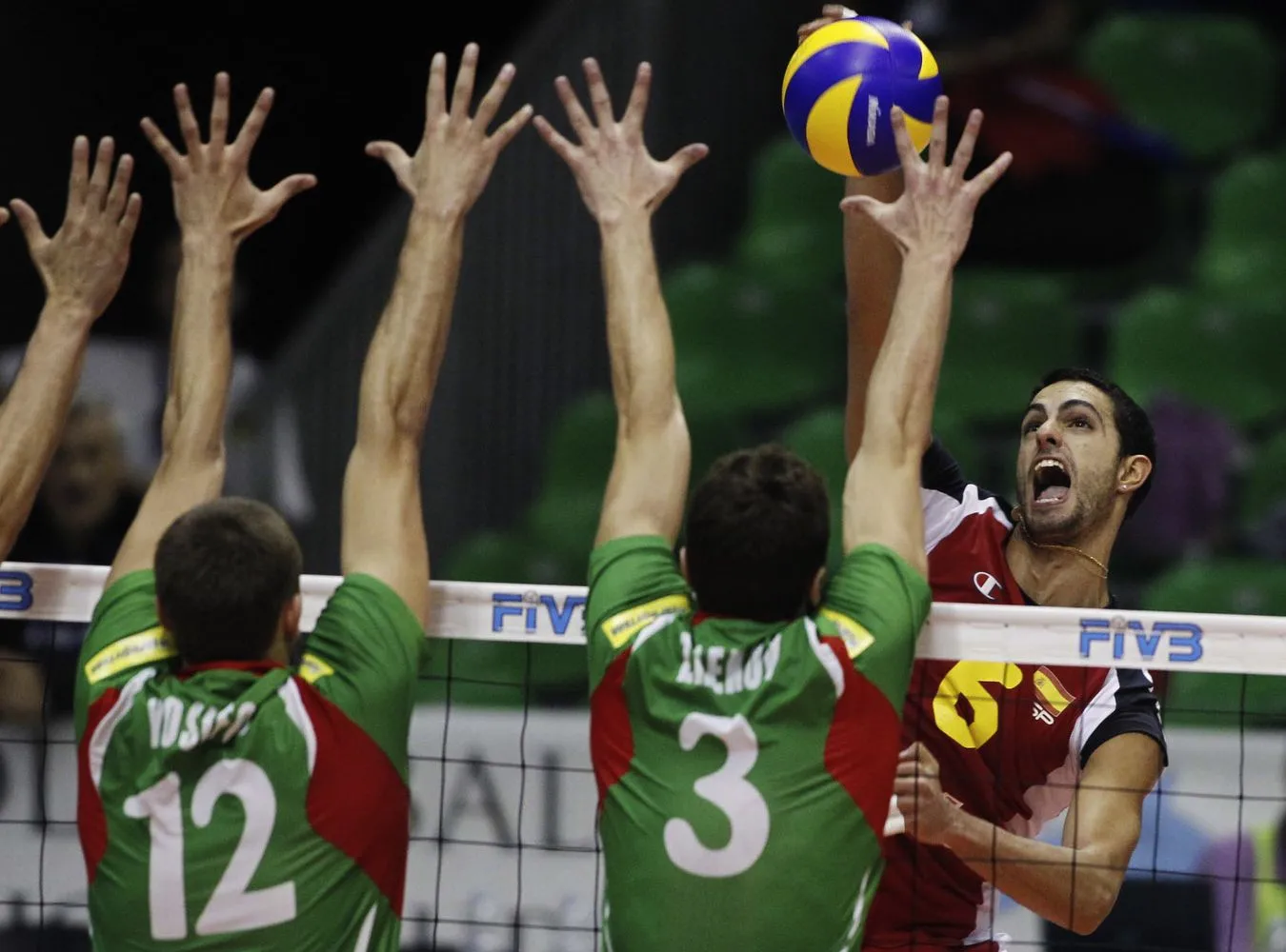 Pogromcy Polaków idą jak burza