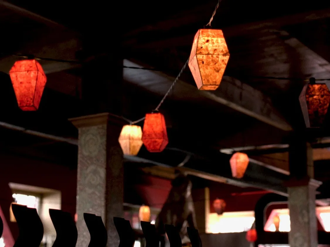 asian_lamps_1_1734903.jpg