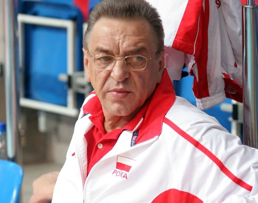 Były trener rezygnuje i oddaje swe głosy rywalce