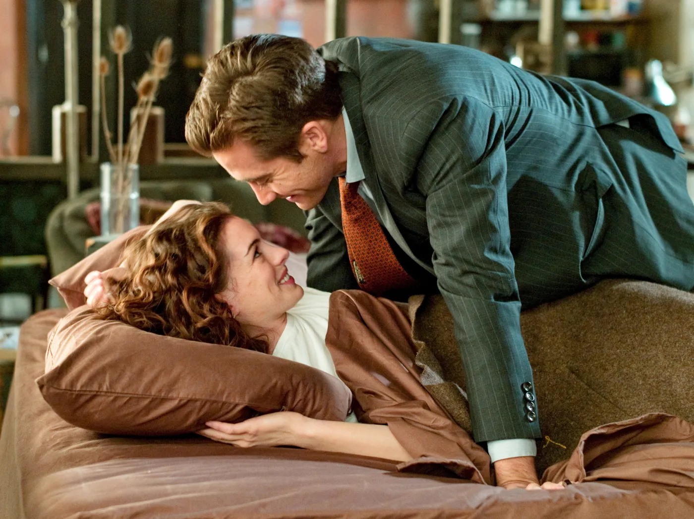 Anne Hathaway ma słabość do "Miłości i innych używek" oraz szansę na Złotego Globa dla najlepszej aktorki w komedii