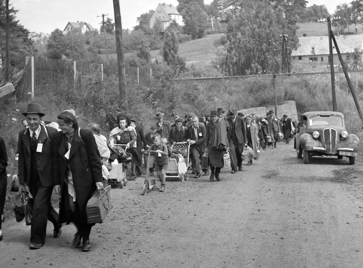 Sudeccy Niemcy opuszczają Czechosłowację