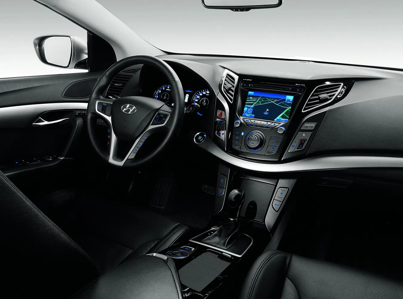 1794606-i40-interior-m.jpg