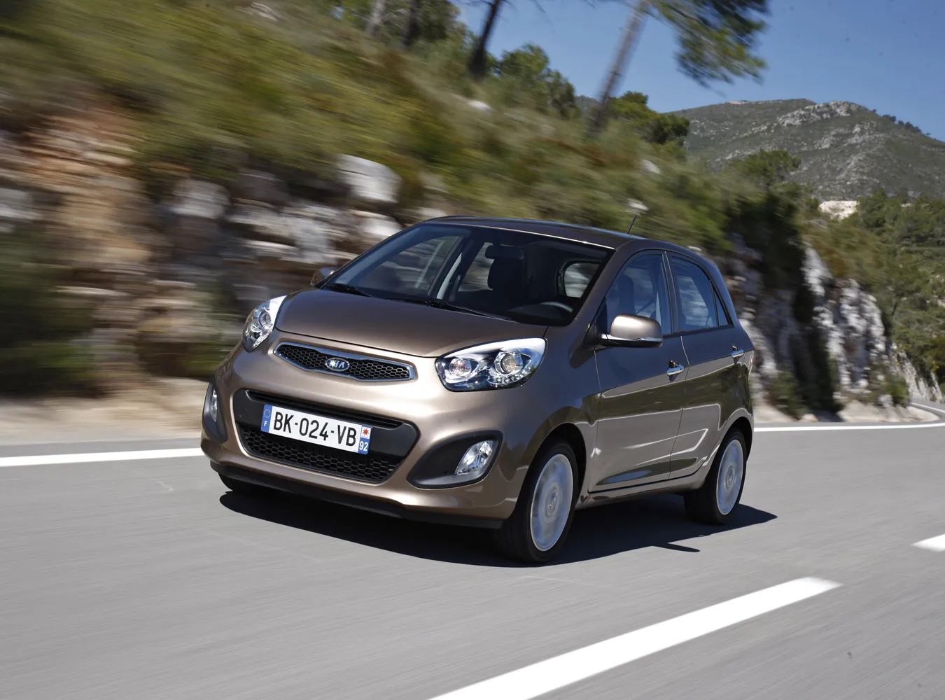 1992047-kia-picanto-22.jpg