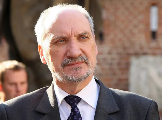 Macierewicz broni działania SKW w sprawie Nangar Khel