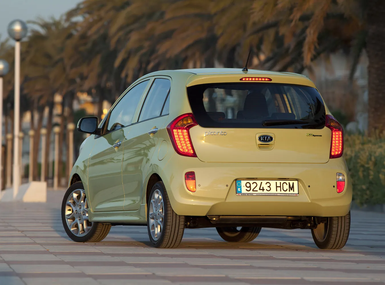 1992022-kia-picanto-21.jpg