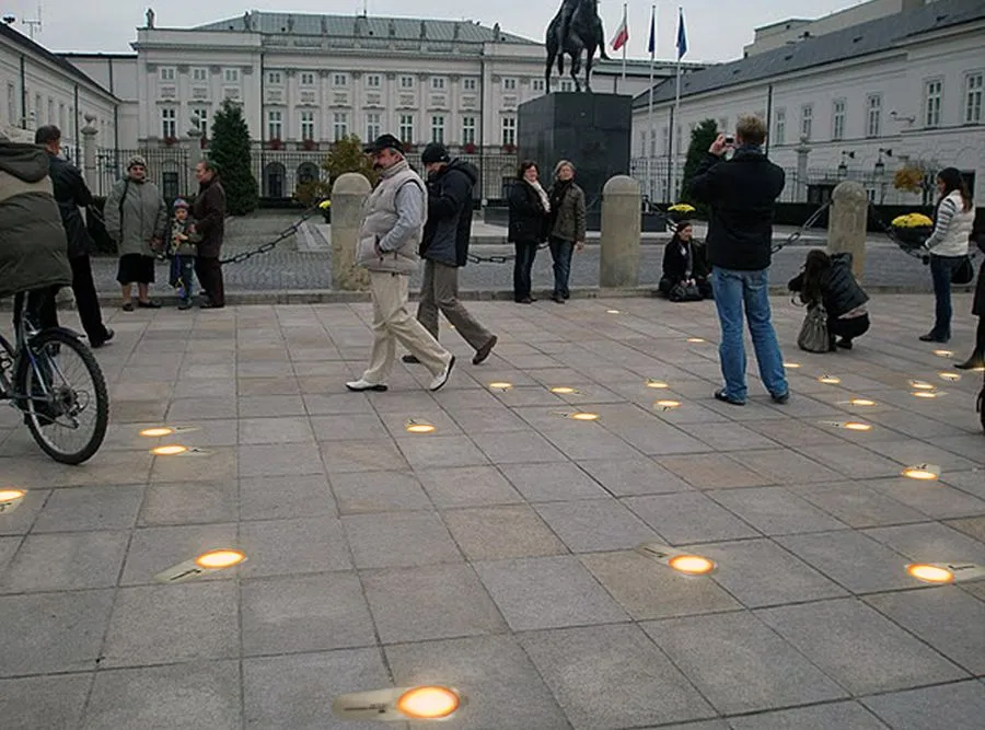 Minister: Konserwator nie mógł zawetować pomnika światła