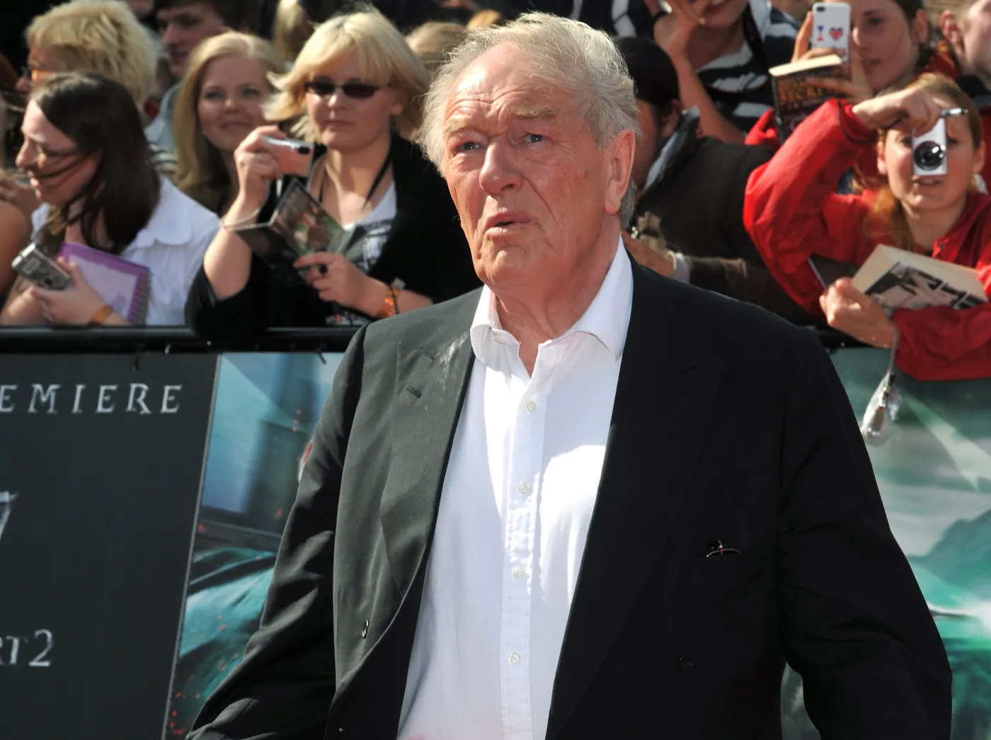 2252382-michael-gambon.jpg