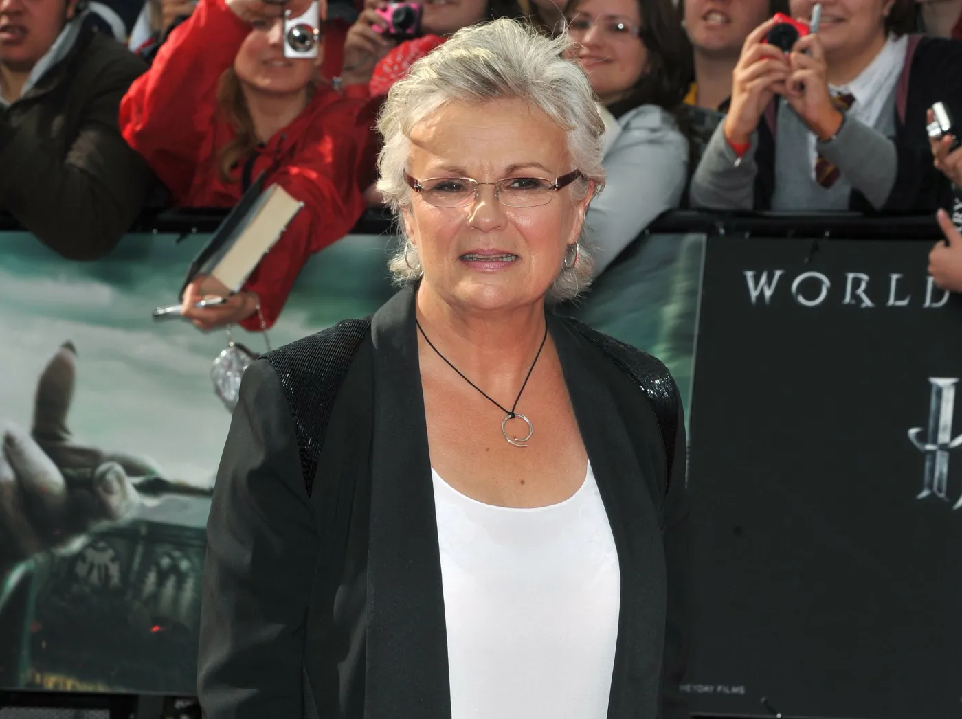 2253066-julie-walters.jpg