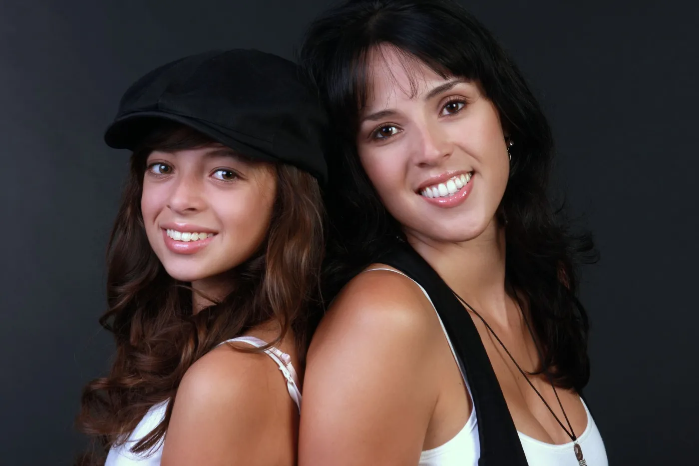 Córka matkę, czy matka córkę, kto kogo częściej kopiuje? 