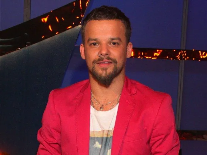 Michał Piróg w nowej roli – będzie poważnym publicystą!