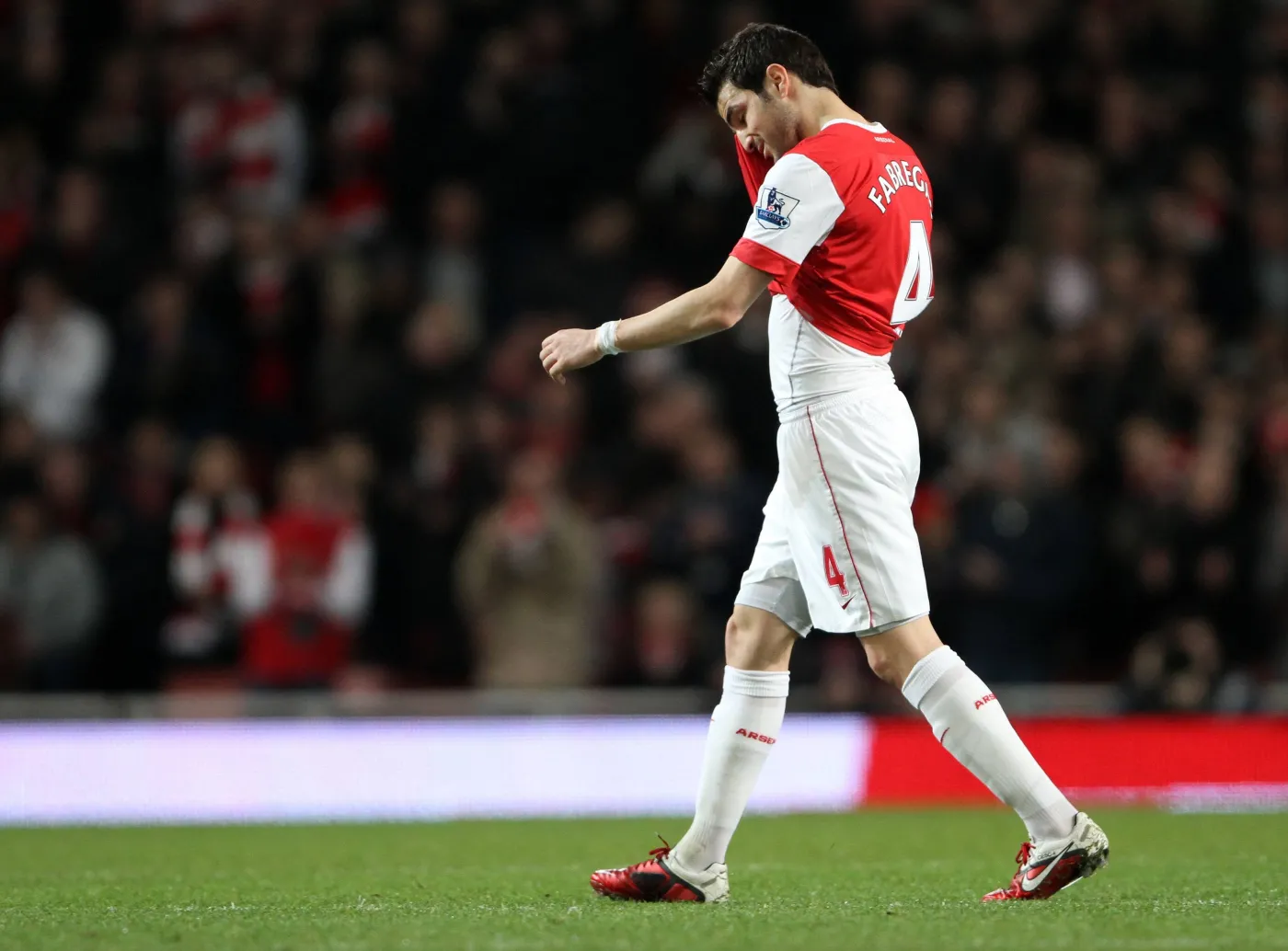 Fabregas przejdzie do Barcelony, jeśli zapłaci za swój transfer