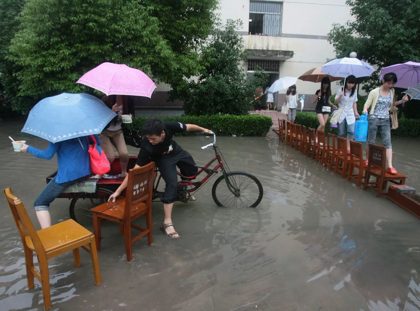 Ta powódź to kataklizm. Ewakuowali już pół miliona ludzi