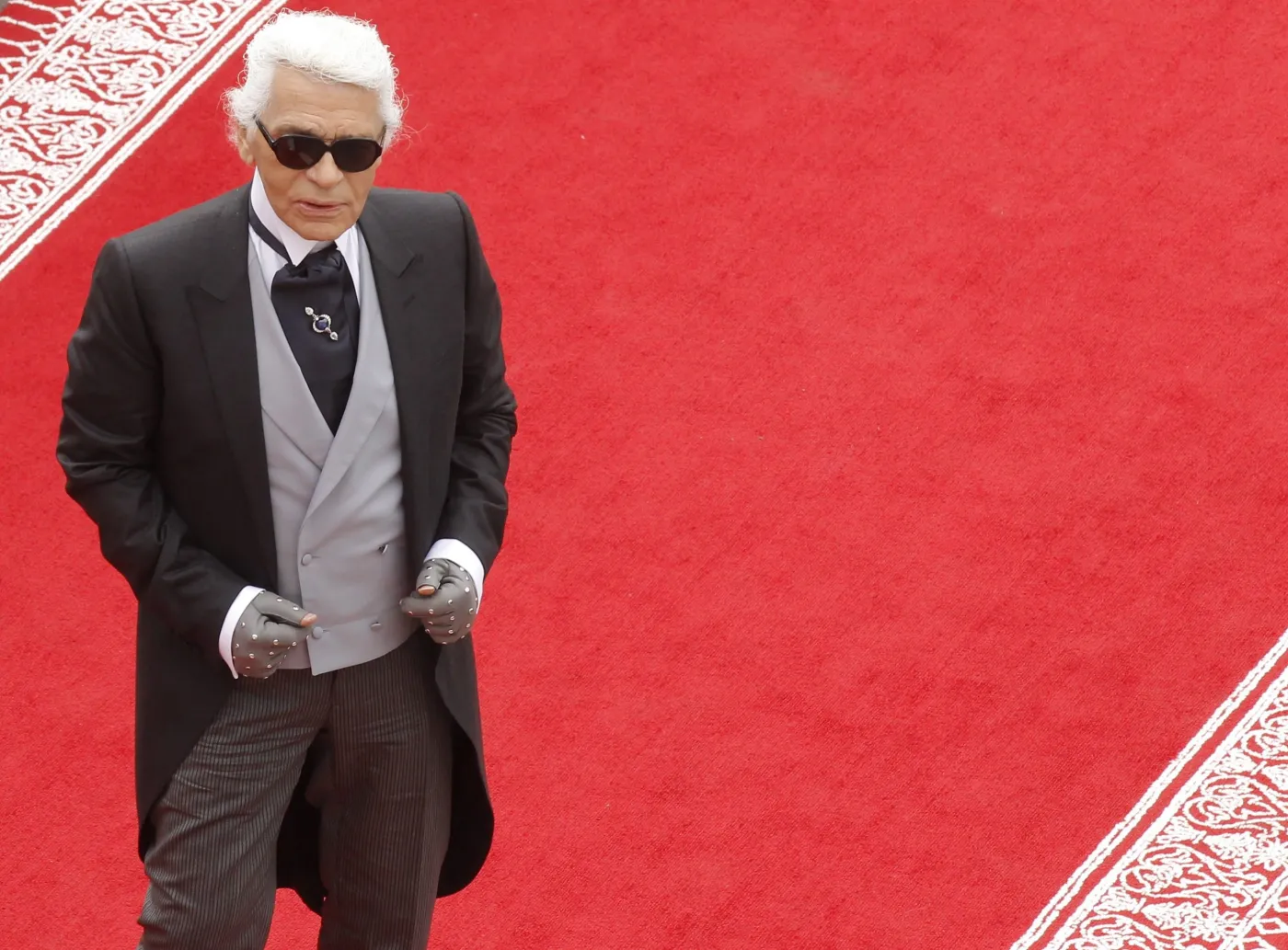 2234766-karl-lagerfeld.jpg