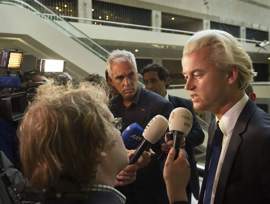 Wyciekł superważny dokument rządowy. "Naprawdę głupia pomyłka"