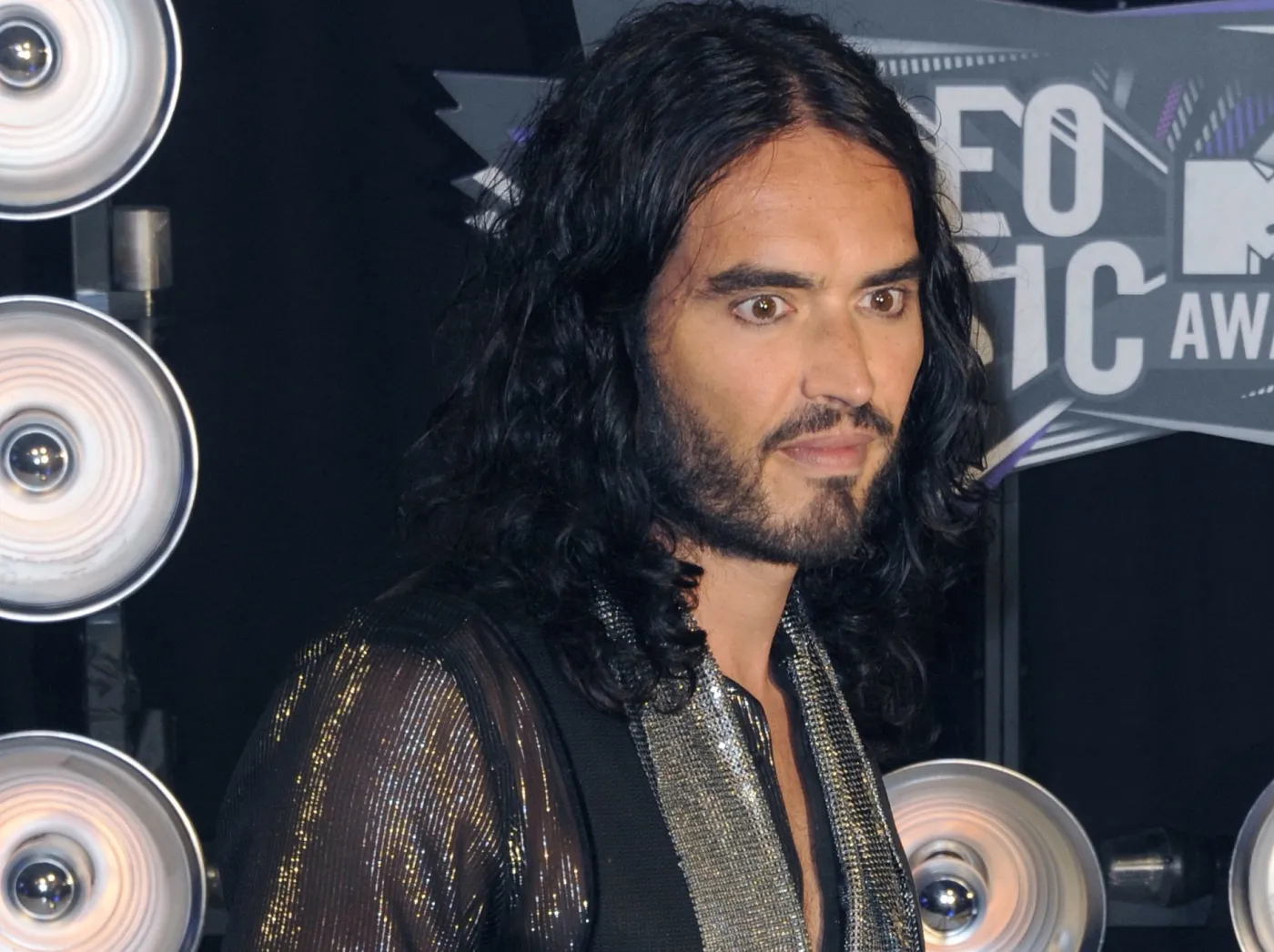 2422834-russell-brand.jpg