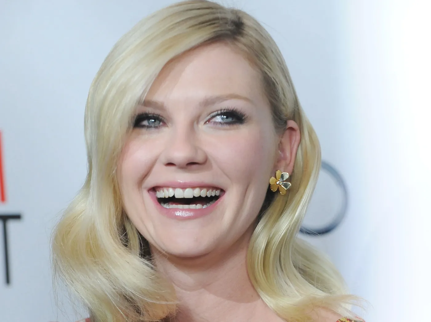Kirsten Dunst sprzedaje ciało śmiało