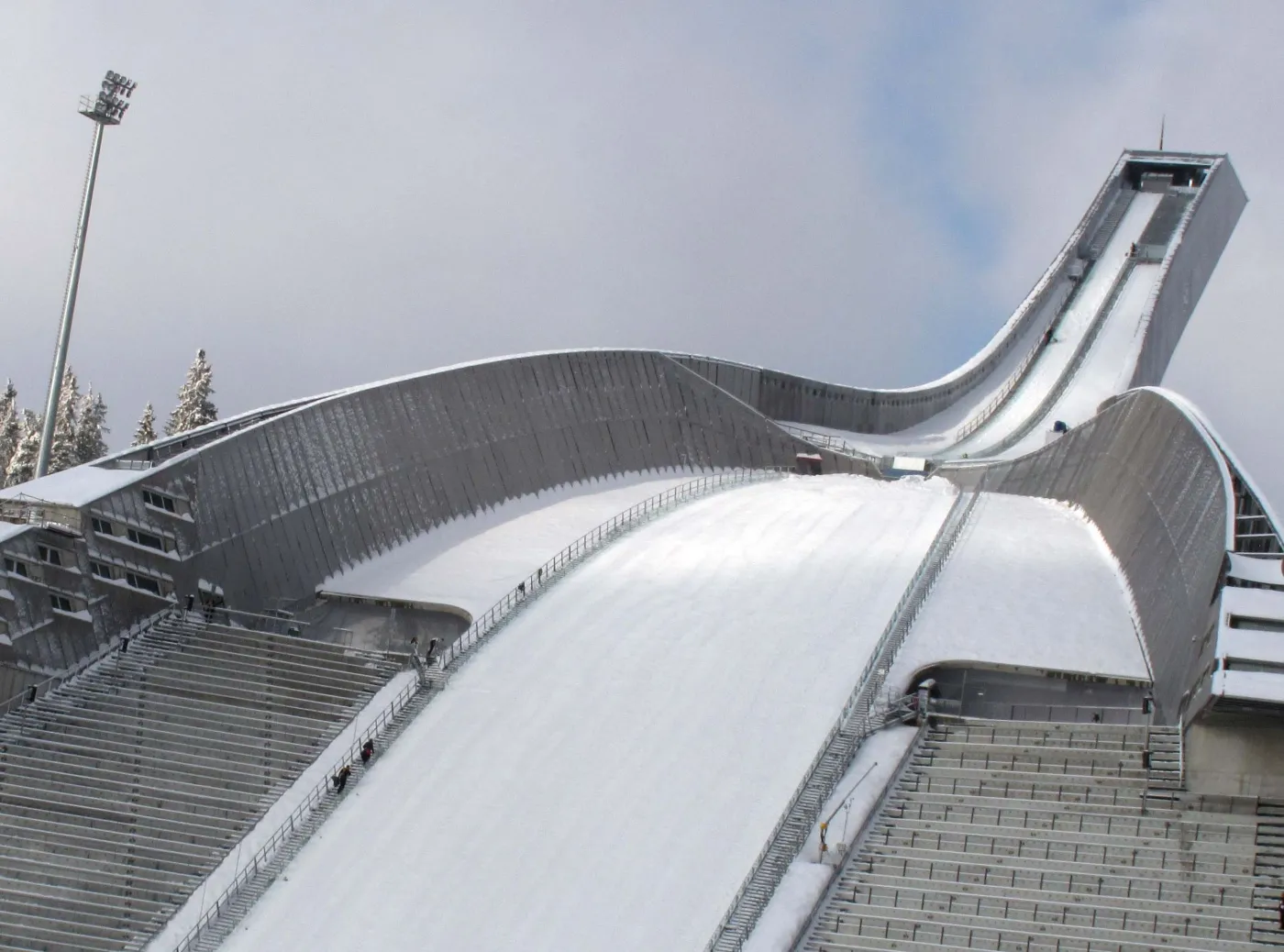 Komentator pokonał... mistrza lotów narciarskich