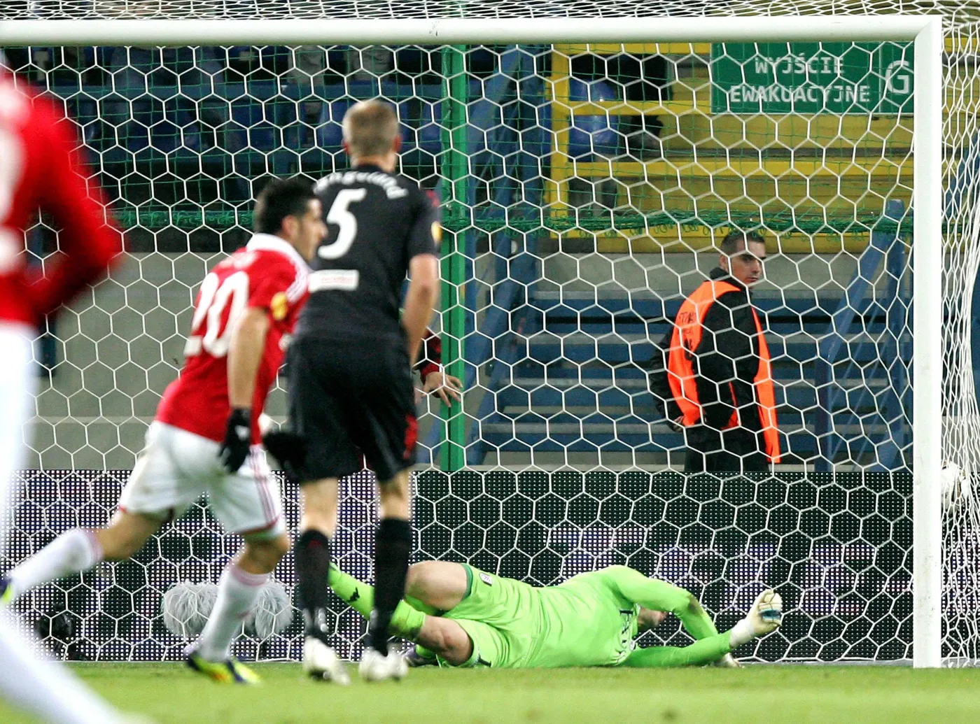 Liga Europy: Biton przedłużył nadzieje Wisły na awans