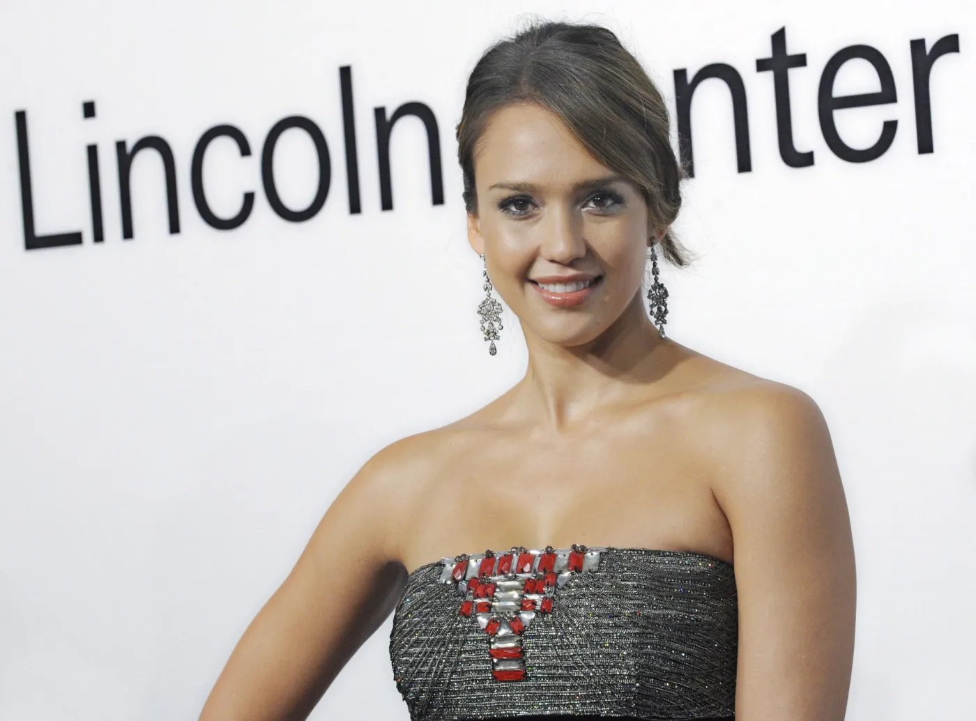 Agnieszka Grochowska w ciele Jessiki Alby