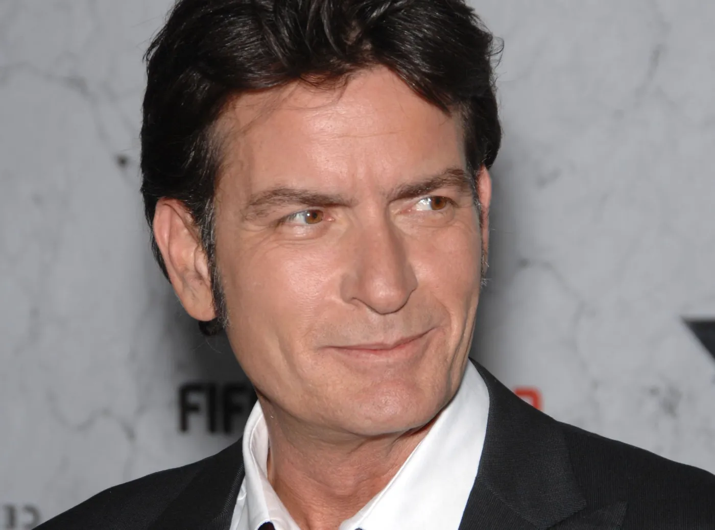 Charlie Sheen chce, aby w serialu partnerowała mu Selma Blair