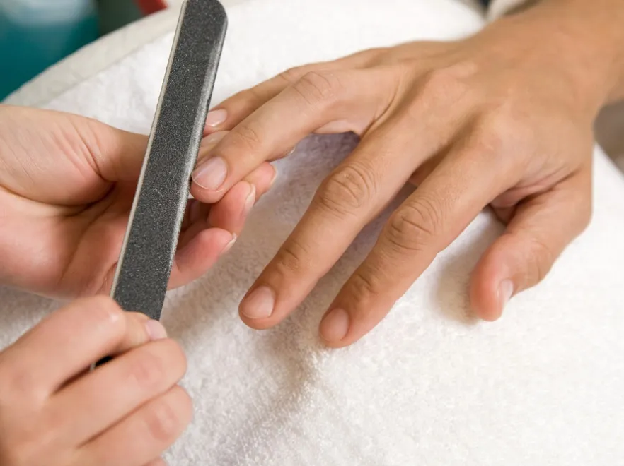 Nowy hit w manicure! Paznokcie w „kawiorze”