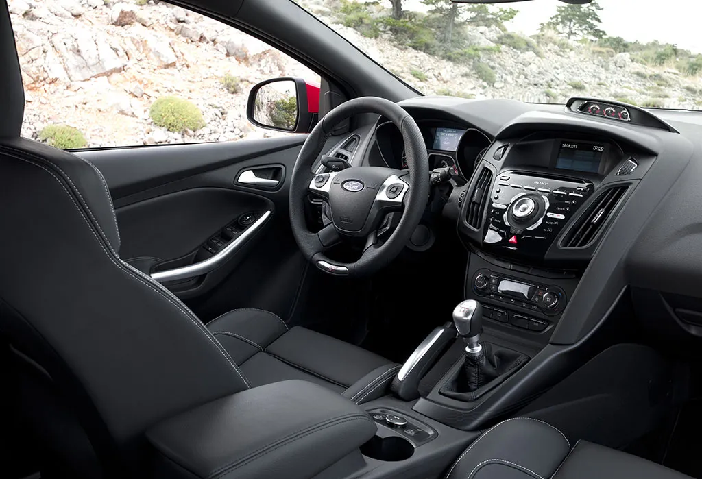 2485111-fordfocusst-17.jpg