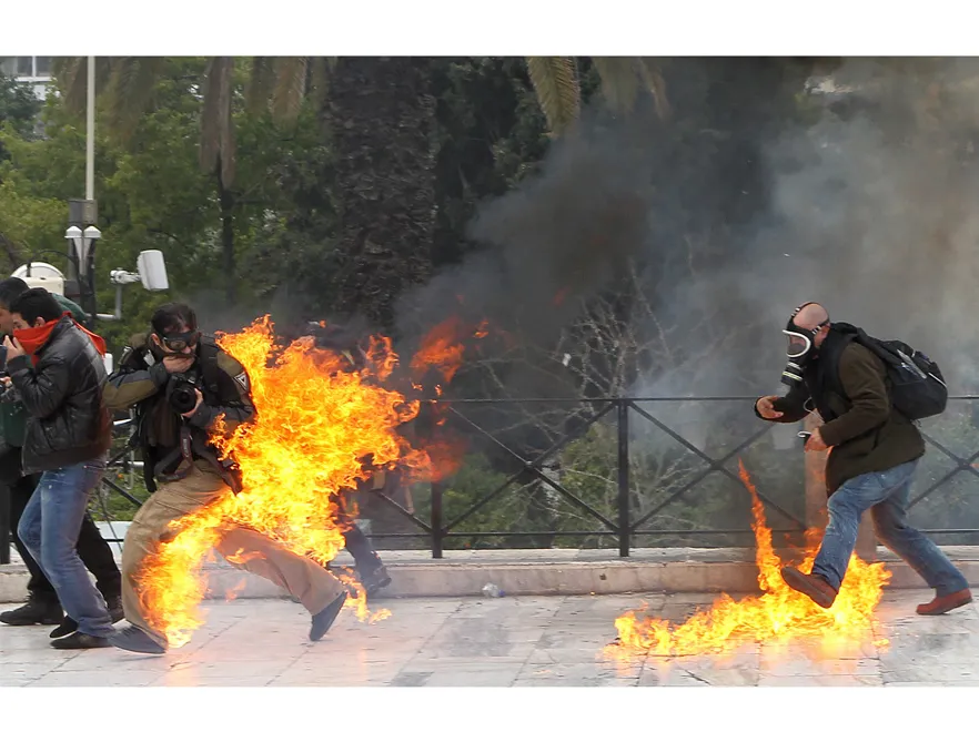 Kryzys 2011 - reakcje społeczne