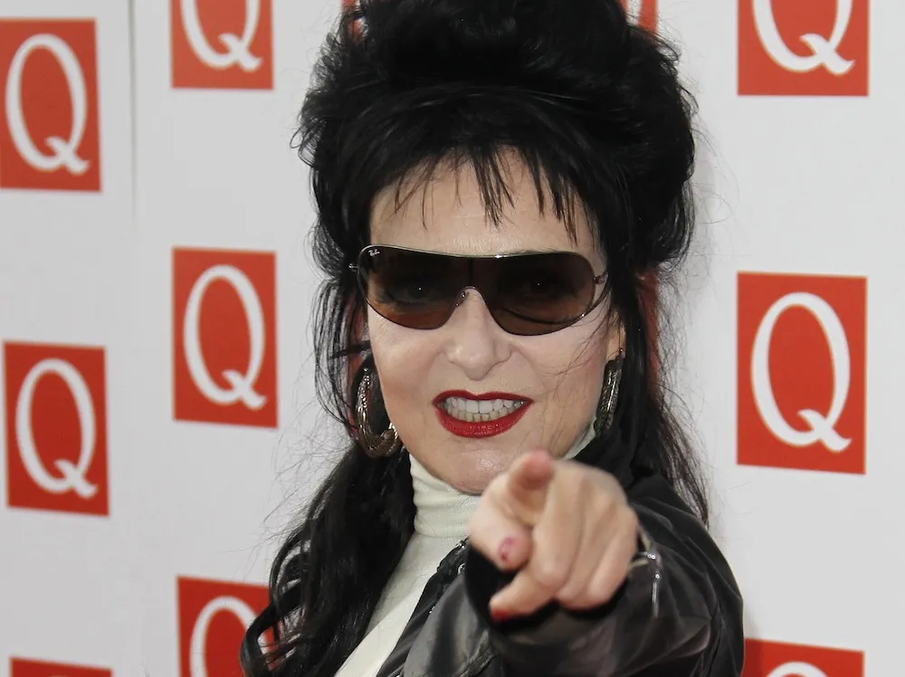 3303349-siouxsie-sioux.jpg