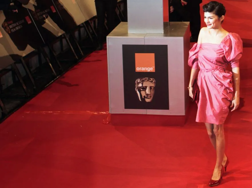 "To coś" mają pod sukienką. Oto sekrety francuskiego stylu